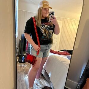 Meet your Posher, Taylor